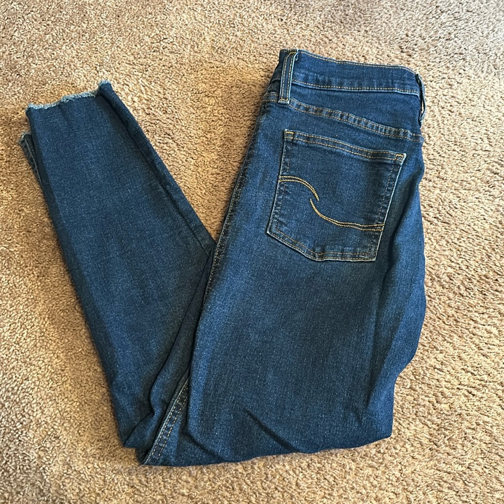 Levi’s women’s high rise distressed skinny jeans